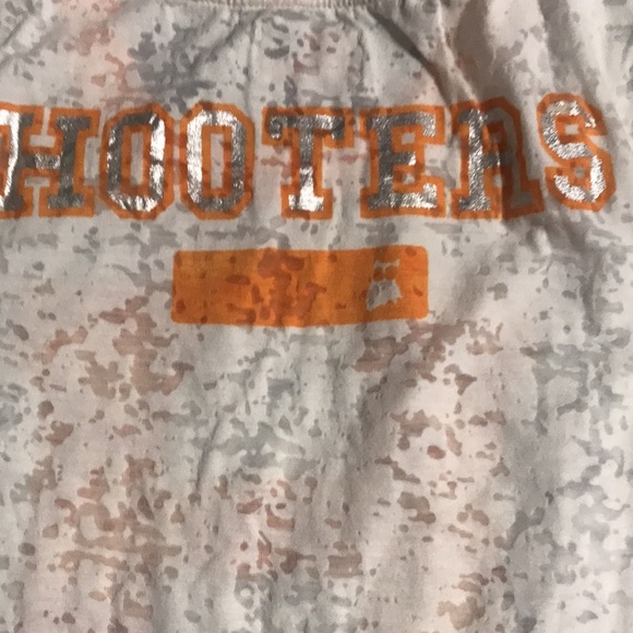 Hooters Shirt - Picture 1 of 7